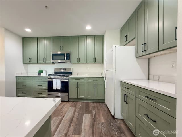 Property photo for 12208 Ne 24th Street #124, Bellevue photo 4
