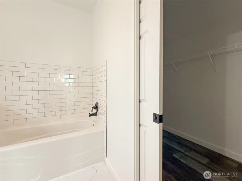 Property photo for 12208 Ne 24th Street #124, Bellevue photo 14