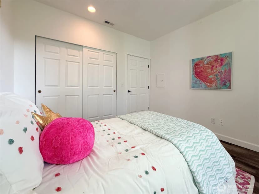 Property photo for 12208 Ne 24th Street #124, Bellevue photo 20