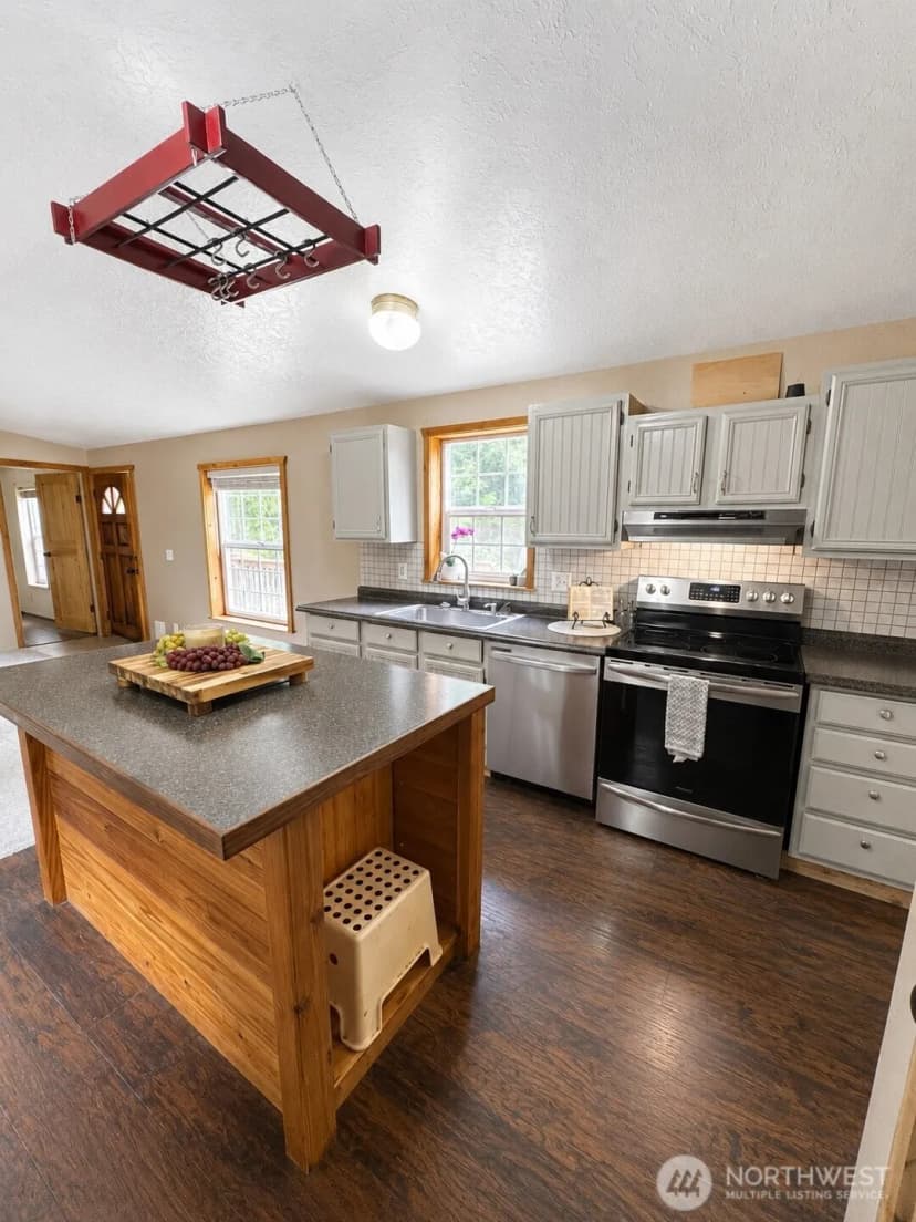 Property photo for 17045 Nw Sunset Ridge Way, Seabeck photo 6