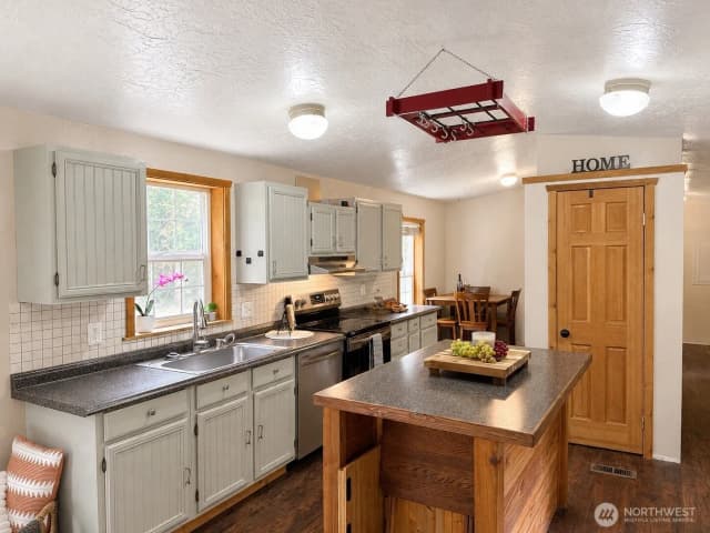 Property photo for 17045 Nw Sunset Ridge Way, Seabeck photo 5