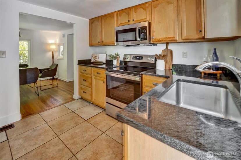 Property photo for 13753 Stone Avenue N, Seattle photo 16