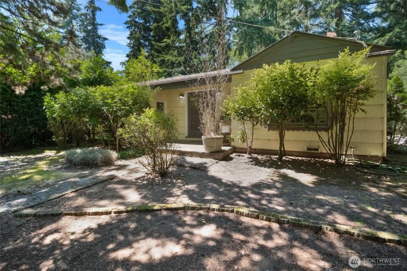 Property photo for 13753 Stone Avenue N, Seattle photo 5