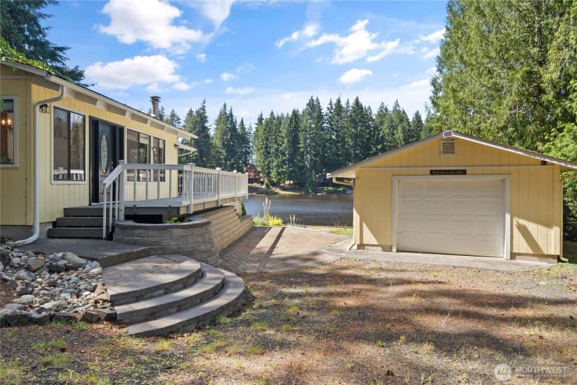 Property photo for 71 E Case Place W, Shelton photo 34