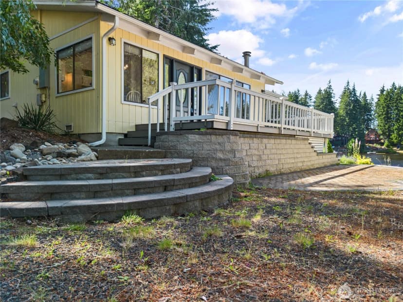 Property photo for 71 E Case Place W, Shelton photo 22
