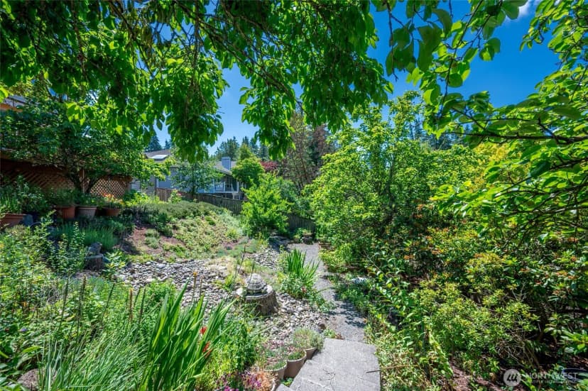 Property photo for 1529 Ilwaco Avenue Ne, Renton photo 33