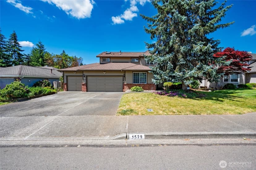Property photo for 1529 Ilwaco Avenue Ne, Renton photo 4