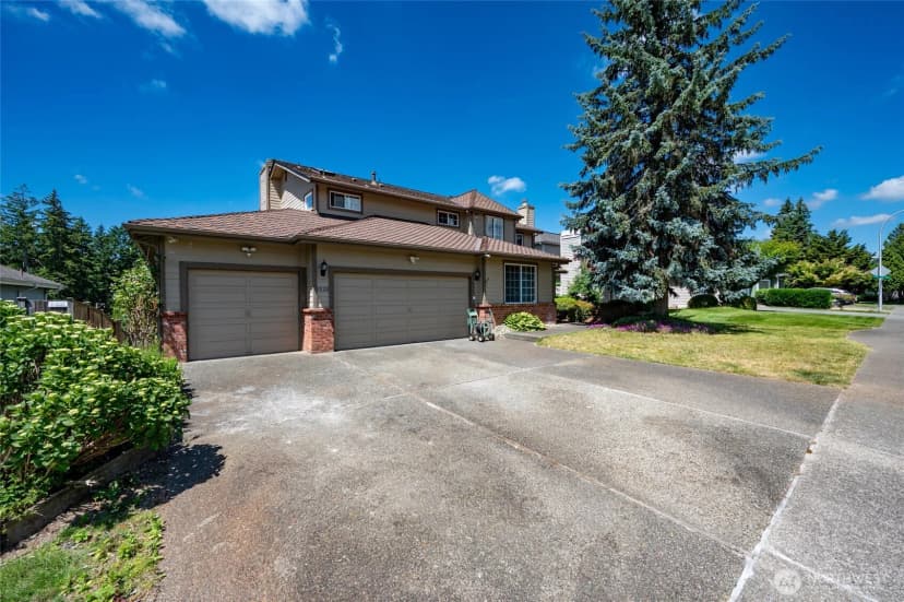 Property photo for 1529 Ilwaco Avenue Ne, Renton photo 3