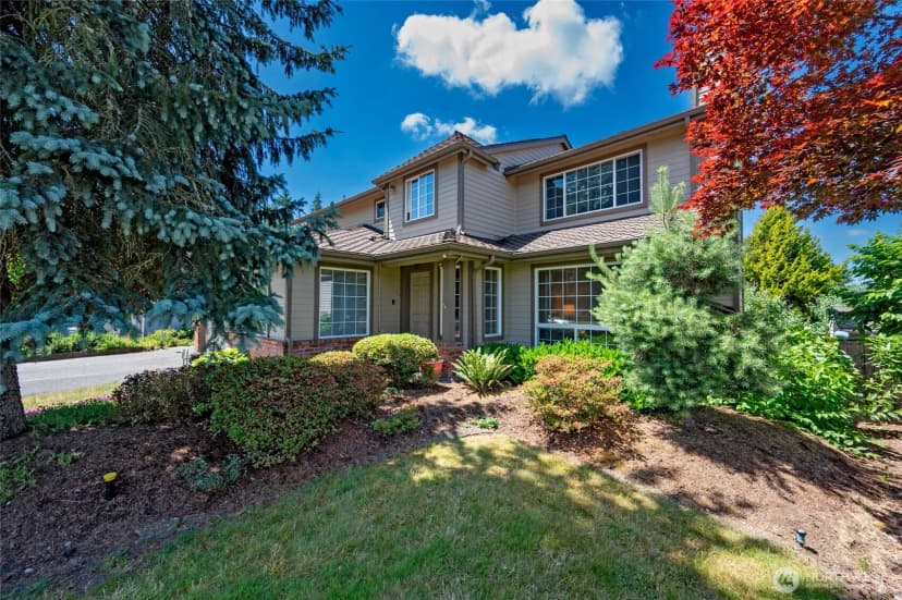 Property photo for 1529 Ilwaco Avenue Ne, Renton