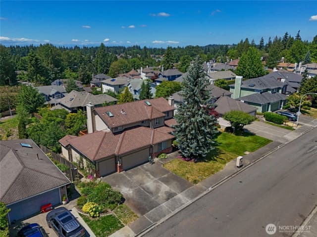 Property photo for 1529 Ilwaco Avenue Ne, Renton photo 2
