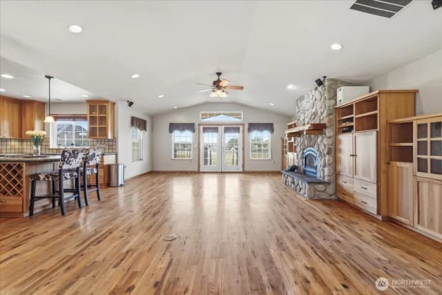 Property photo for 55212 Bay Area Drive, Electric City photo 3