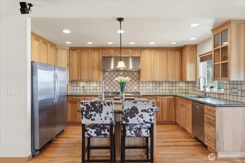 Property photo for 55212 Bay Area Drive, Electric City photo 8