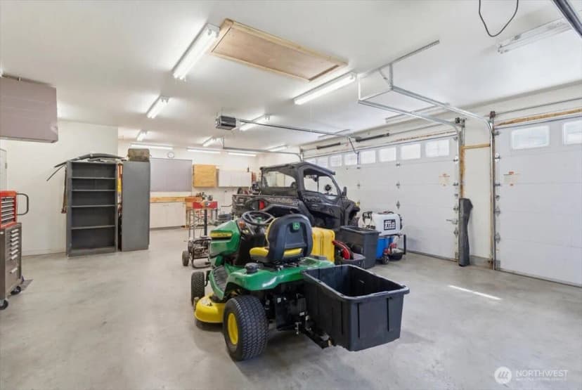 Property photo for 55212 Bay Area Drive, Electric City photo 24