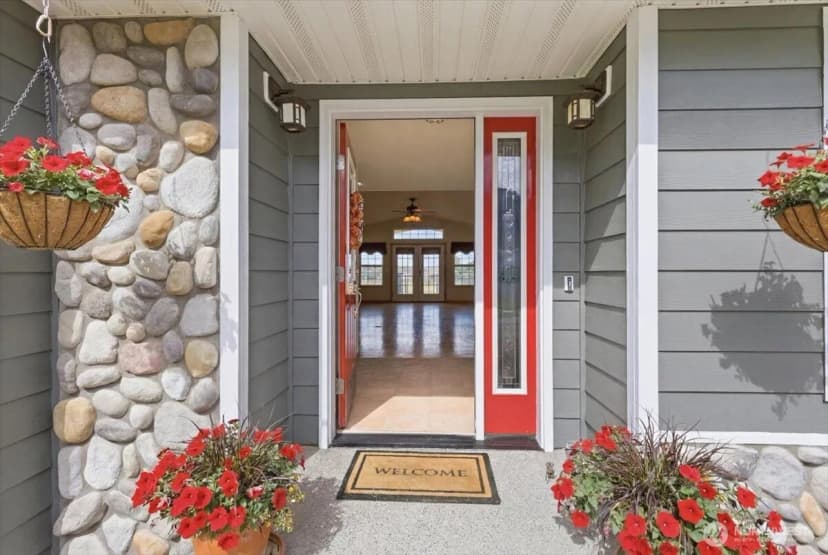 Property photo for 55212 Bay Area Drive, Electric City photo 2
