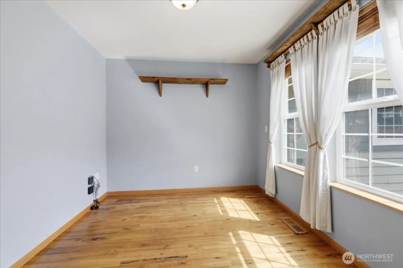 Property photo for 55212 Bay Area Drive, Electric City photo 13