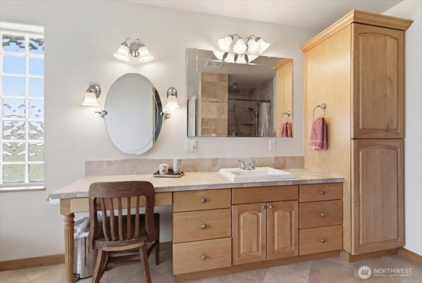 Property photo for 55212 Bay Area Drive, Electric City photo 17