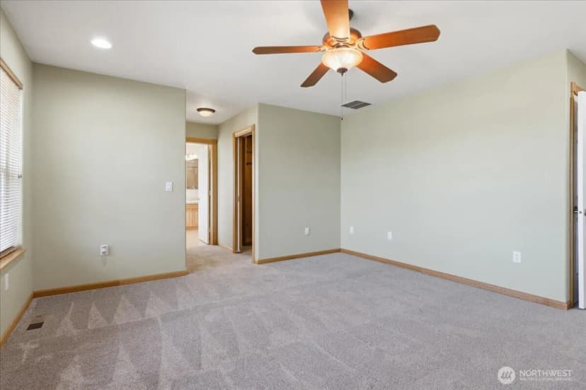 Property photo for 55212 Bay Area Drive, Electric City photo 19