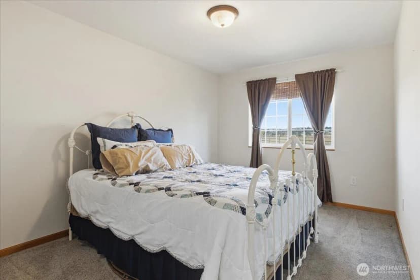 Property photo for 55212 Bay Area Drive, Electric City photo 21