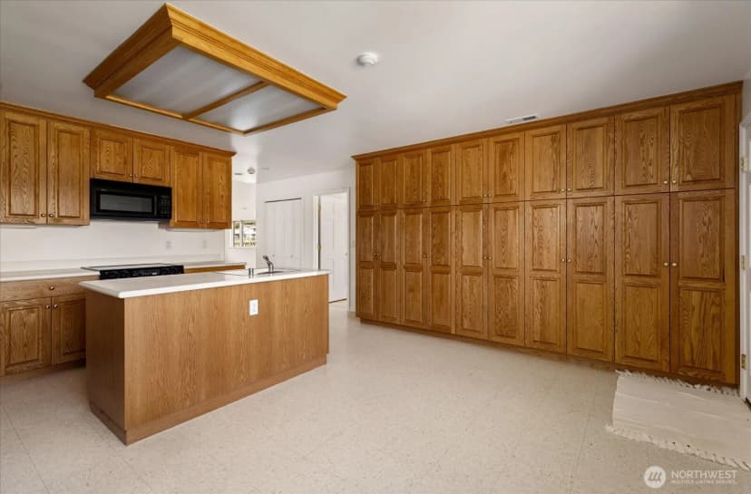 Property photo for 2169 Mariner Beach Drive, Oak Harbor photo 19