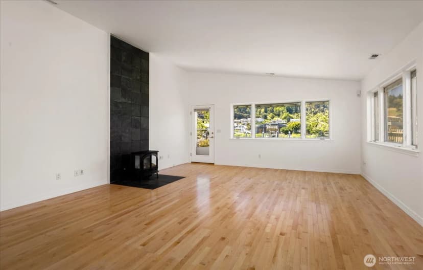 Property photo for 2169 Mariner Beach Drive, Oak Harbor photo 11