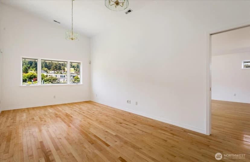 Property photo for 2169 Mariner Beach Drive, Oak Harbor photo 21