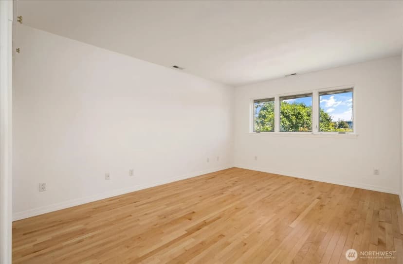 Property photo for 2169 Mariner Beach Drive, Oak Harbor photo 25