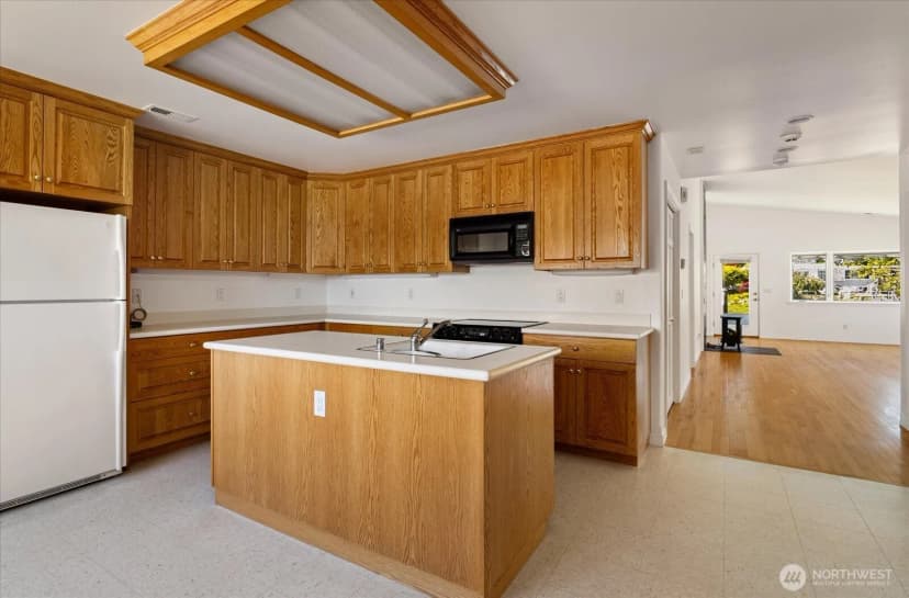 Property photo for 2169 Mariner Beach Drive, Oak Harbor photo 18