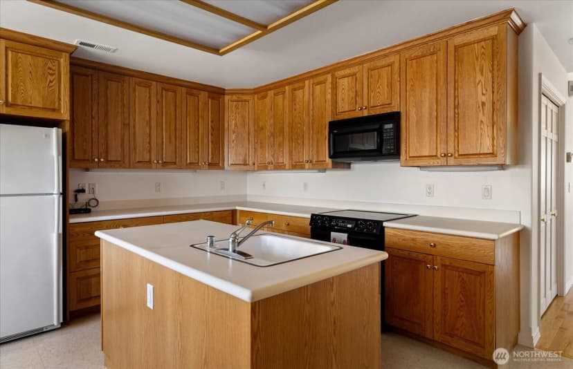 Property photo for 2169 Mariner Beach Drive, Oak Harbor photo 17