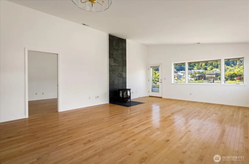 Property photo for 2169 Mariner Beach Drive, Oak Harbor photo 13