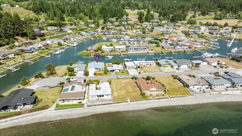 Property photo for 2169 Mariner Beach Drive, Oak Harbor photo 35
