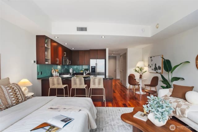 Property photo for 900 Lenora Street #w702, Seattle photo 3