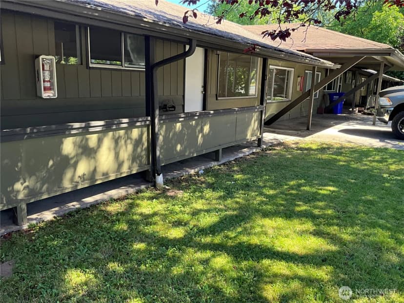 Property photo for 9618 Holly Drive, Everett