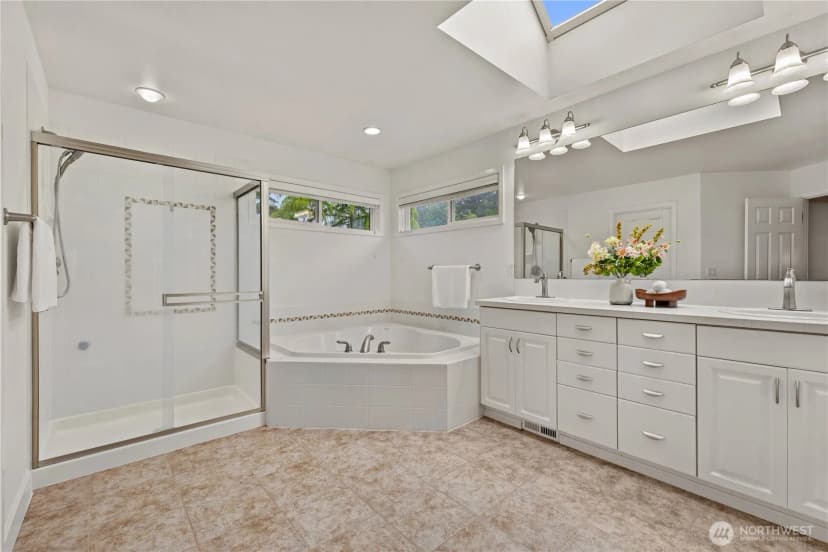 Property photo for 813 275th Place Se, Sammamish photo 27