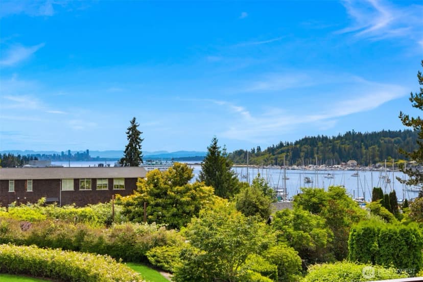 Property photo for 470 Wood Avenue Sw #2a, Bainbridge Island photo 9