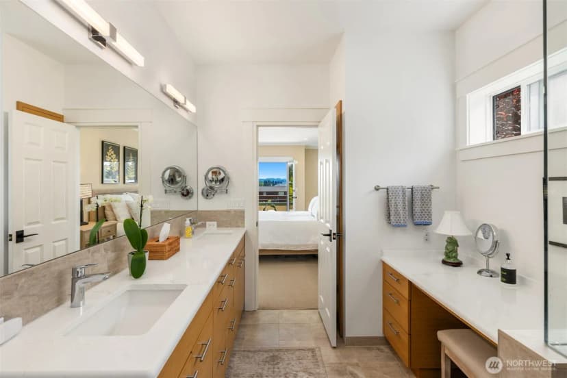 Property photo for 470 Wood Avenue Sw #2a, Bainbridge Island photo 24