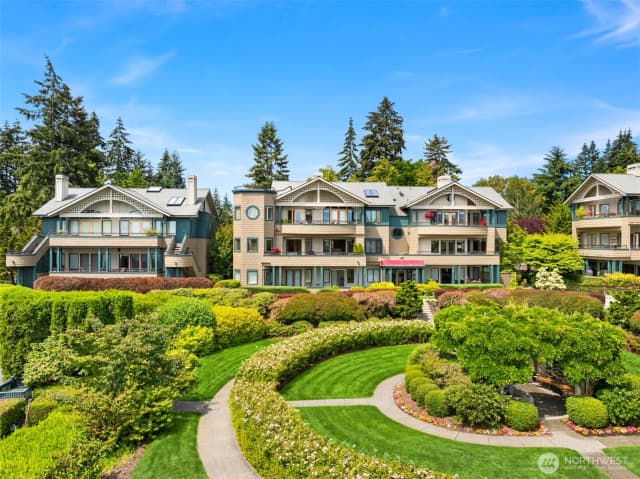 Property photo for 470 Wood Avenue Sw #2a, Bainbridge Island photo 2