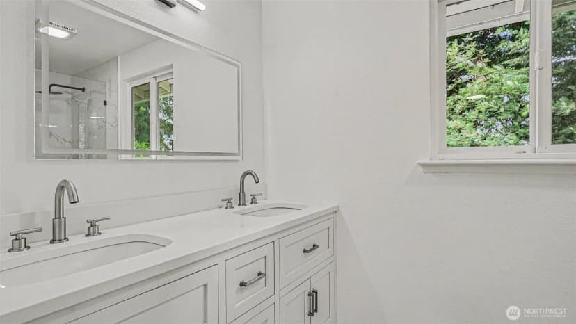 Property photo for 9605 132nd Street, Kirkland photo 10