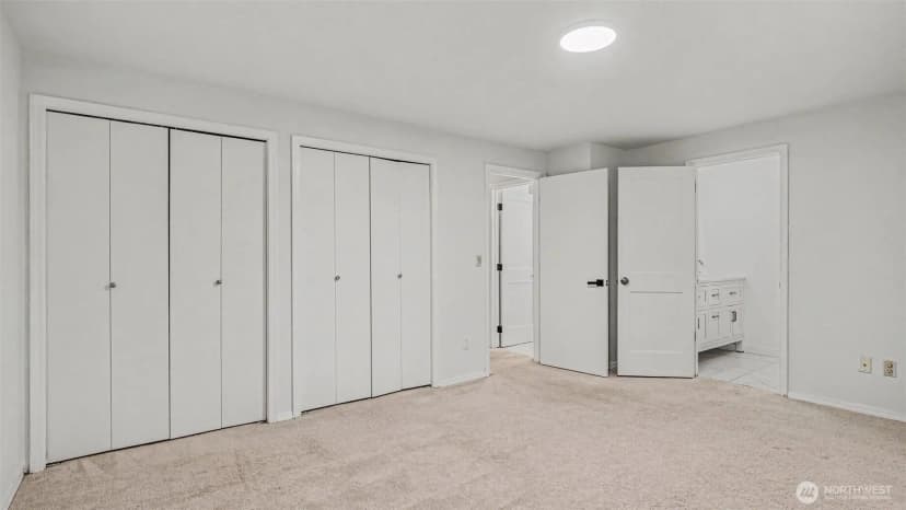 Property photo for 9605 132nd Street, Kirkland photo 4