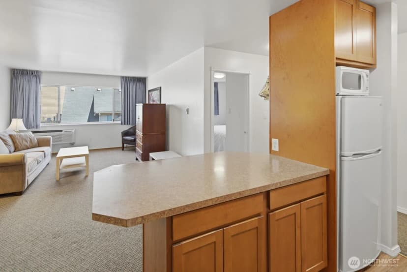 Property photo for 4731 12th Avenue Ne, Seattle photo 12
