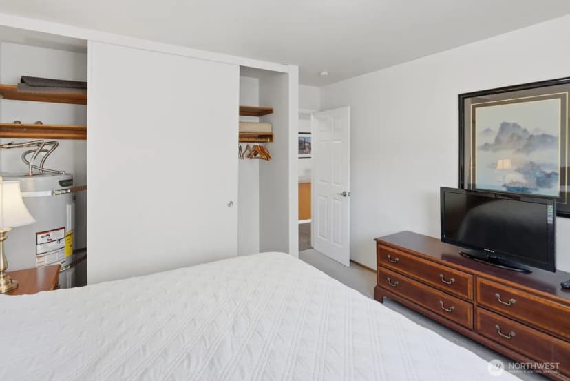 Property photo for 4731 12th Avenue Ne, Seattle photo 15