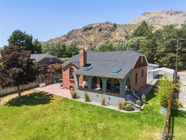 Property photo for 446 5th Street, Chelan