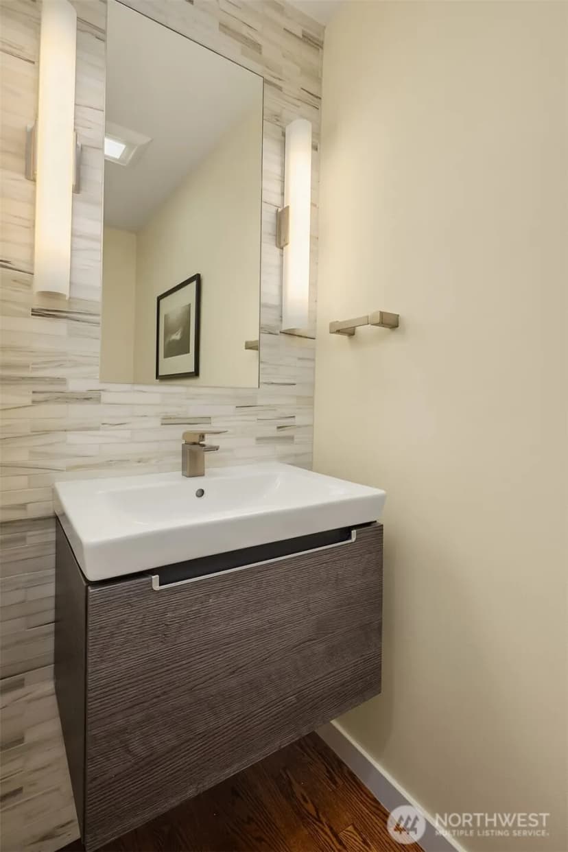 Property photo for 3218 36th Avenue Sw, Seattle photo 20