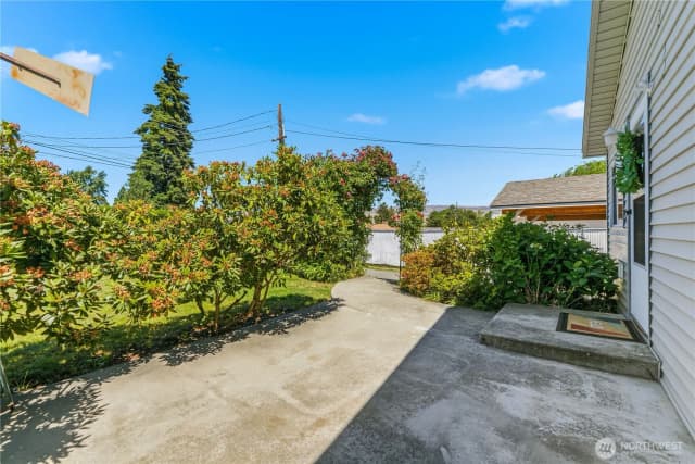 Property photo for 1321 9th Street, Wenatchee photo 4