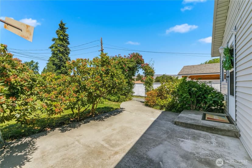Property photo for 1321 9th Street, Wenatchee photo 4