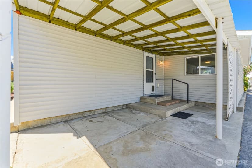 Property photo for 1321 9th Street, Wenatchee photo 15
