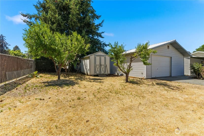 Property photo for 1321 9th Street, Wenatchee photo 24