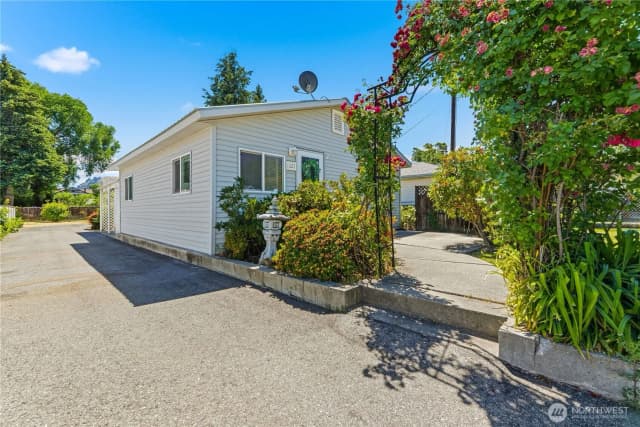 Property photo for 1321 9th Street, Wenatchee photo 3