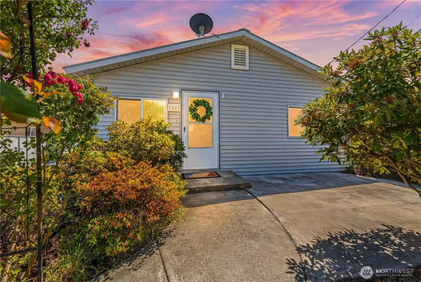 Property photo for 1321 9th Street, Wenatchee