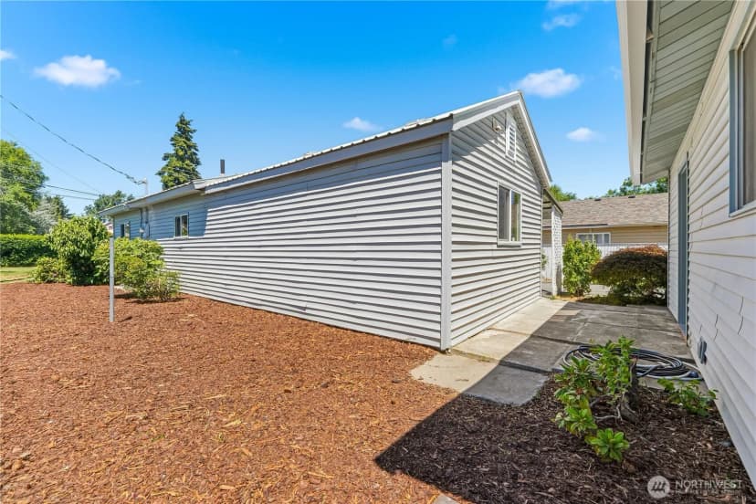 Property photo for 1321 9th Street, Wenatchee photo 16
