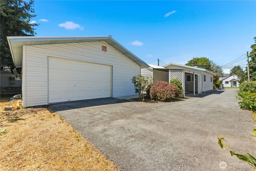 Property photo for 1321 9th Street, Wenatchee photo 19